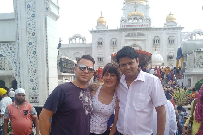 Old and New Delhi Highlights: Private Full-Day Tour - The private A/C car and door-to-door pickup: the real win