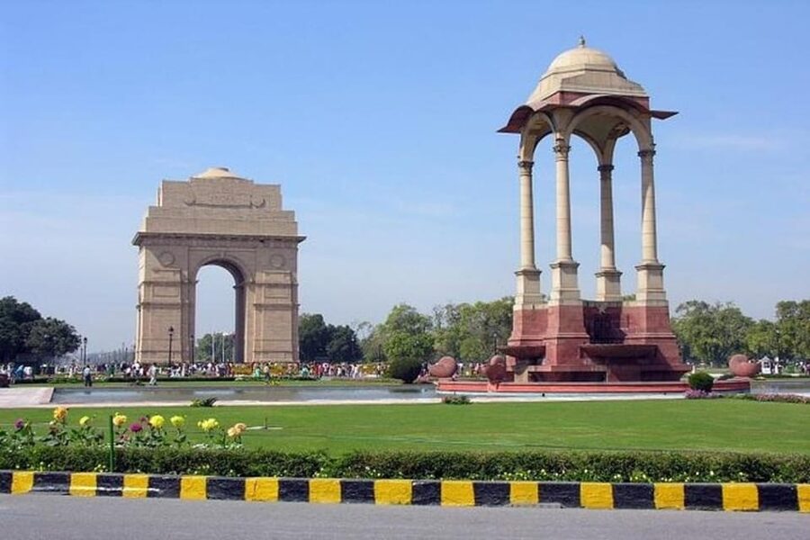 Old and New Delhi Private Full or Half-Day Tour - Jama Masjid: Visiting Delhi’s Biggest Mosque Without Getting Lost