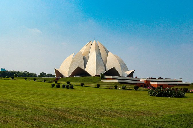 Old and New Delhi Private Guided City Tour - Red Fort: a photo stop with serious Mughal credentials