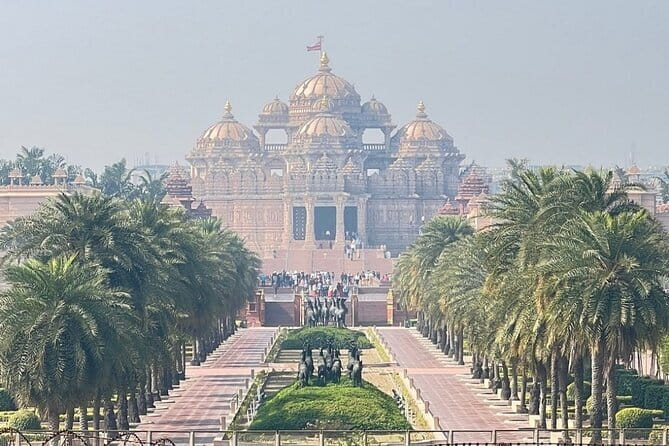 Old And New Delhi Private Guided Tour With Entrances- 8 Hours - A Route Built Around Major Landmarks and Quick Understandable Visits