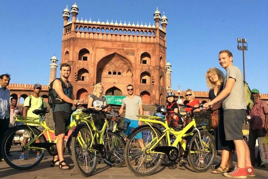 Old Delhi: 3.5-Hour Small-Group Bike Tour with Breakfast - Finding Your Feet Fast: Meeting at Hotel Broadway and Getting on the Bike