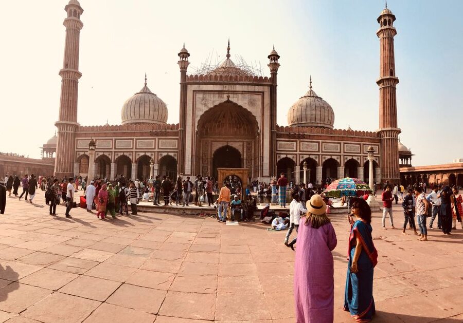 Old Delhi: 3-Hour Tuk-Tuk/Rickshaw Tour - Jama Masjid courtyard and the minaret-view gamble