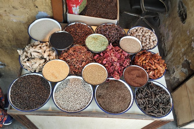 Old Delhi and Temples tour with a Local - Starting smart: hotel pickup, private chauffeur, and a 9:00 a.m. start