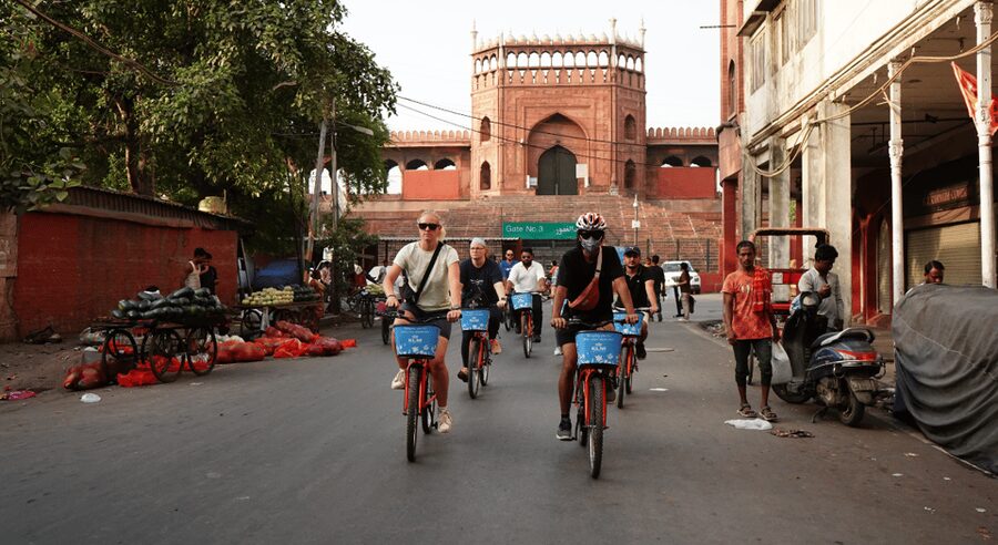 Old Delhi Bike Tour Morning 4 Hours: Delhi By Cycle - Civil Lines and breakfast: the morning meal that keeps it human