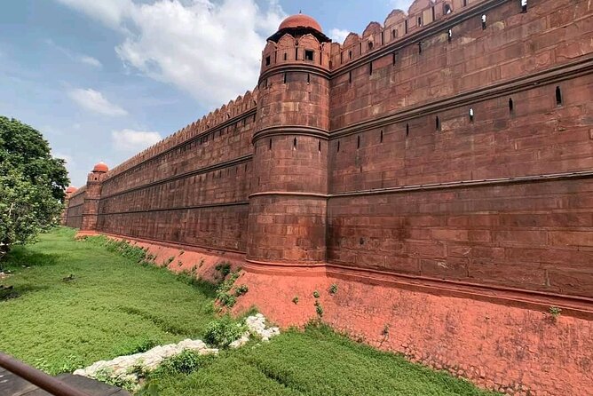 Old Delhi City Tour With Rickswa Ride! - Red Fort and the Mughal Power Center