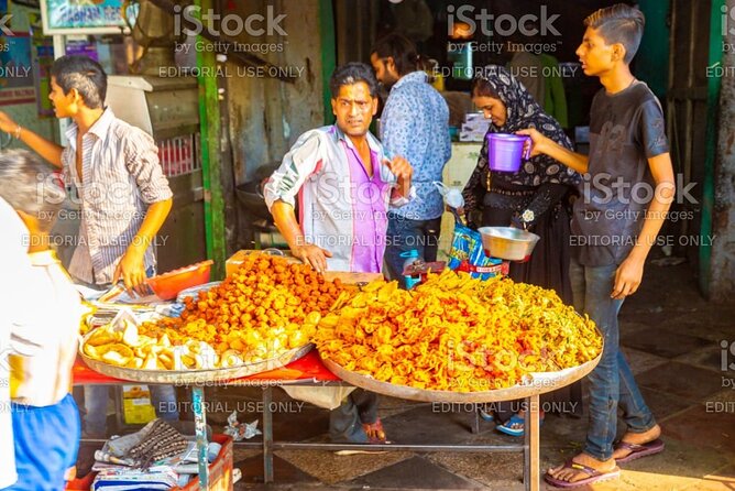 Old Delhi Cultural, Temples, Heritage Walking Street Food Tour - Gurudwara Sis Ganj Sahib: Sikh history plus the community kitchen idea
