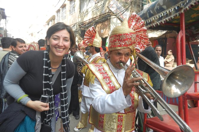 Old Delhi Food, Heritage&Cultural Walk with Rickshaw ride to Masterji Kee Haveli - Khari Baoli spice market: your senses get the assignment
