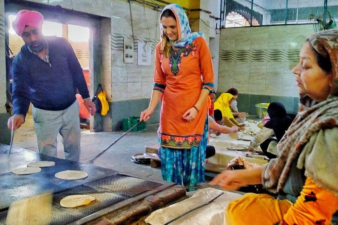 Old Delhi Food-Spice Market-Temples Tour Soon Featured on NETFLIX - Chandni Chowk Bazaar and Digambar Jain Temple: More Than One Religion in One Walk
