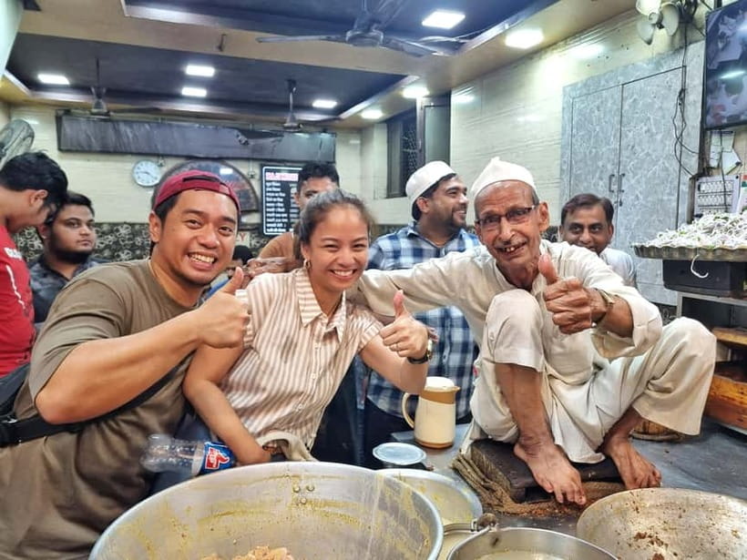 Old Delhi Food Tour: A Night Time Feast - Sis Ganj Guru Dwara area: food-market wandering with tighter control