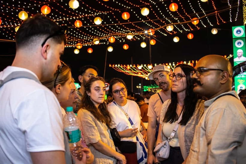 Old Delhi Food Tour: A Night Time Feast - Ballimaran’s poet-street energy and the fried-chicken moment
