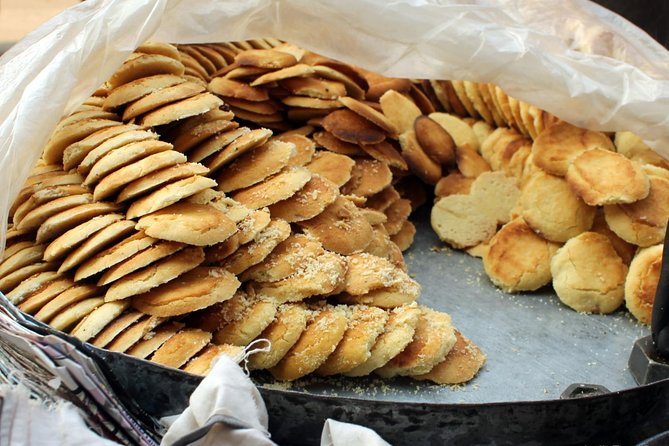 Old Delhi Food Walk With Chef - Stop 2: Chawri Bazar for Food Between Everyday Errands