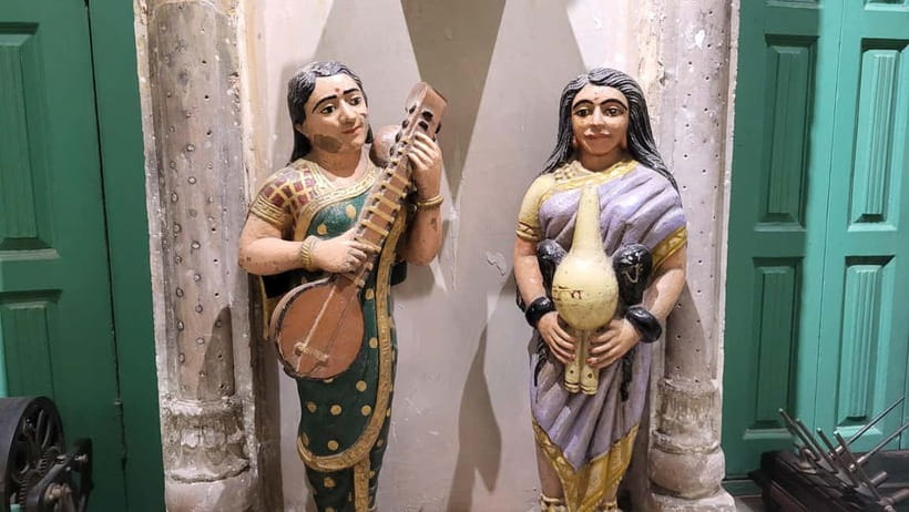 Old Delhi Haveli with live Classical dance, music & cuisine - Sitār and Tabla: what you’ll hear during the live duet