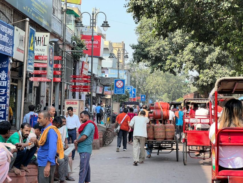 Old Delhi: Private Tour of Chandni Chowk, Tuk Tuk & Food - Private transport and guide style: why the best part is the people