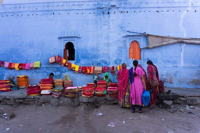 Old Delhi Shopping Experience - Paranthe Wali Gali: refuel before you keep wandering