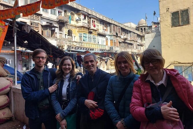Old Delhi Spice Market and Temple Tour - The rooftop pause: seeing Old Delhi from above for 10 minutes