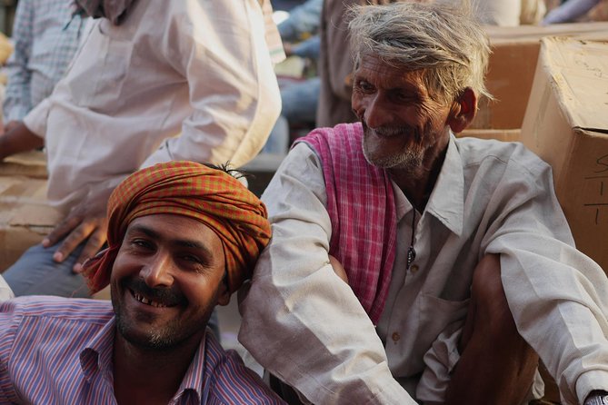 Old Delhi Street Food Tour - Getting Oriented at Rajiv Chowk: Start Smart, Eat Fast
