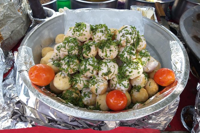 Old Delhi Street Food Tour With Spice Market On Tuk Tuk - Spice Market shopping: how to leave with flavors, not clutter