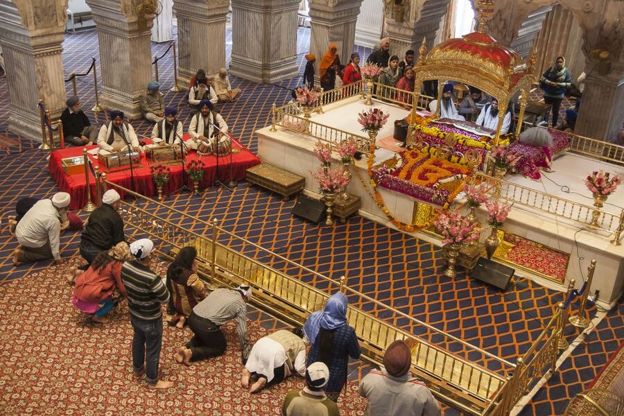 Old Delhi Temples and Spiritual Sites Private 6-Hour Tour - Swaminarayan Akshardham: Modern Hindu Grandeur Without the Museum Fatigue