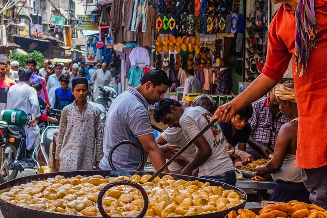 Old & New Delhi City Private Full Day or Half Day Tour - Red Fort + Chandni Chowk: Mughal power meets shopping chaos