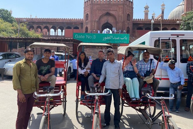 Old & New Delhi Full or Half Day Sightseeing Tour - New Delhi icons: India Gate and the government-city vibe