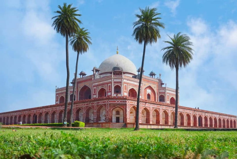 Old & New Delhi Full or Halfday Guided Tour with Street Food - New Delhi photo route: India Gate to Rashtrapati Bhavan