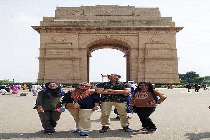 Old & New Delhi Private City Tour with transfers - Jama Masjid and the Red Fort backdrop: grand scale in Old Delhi