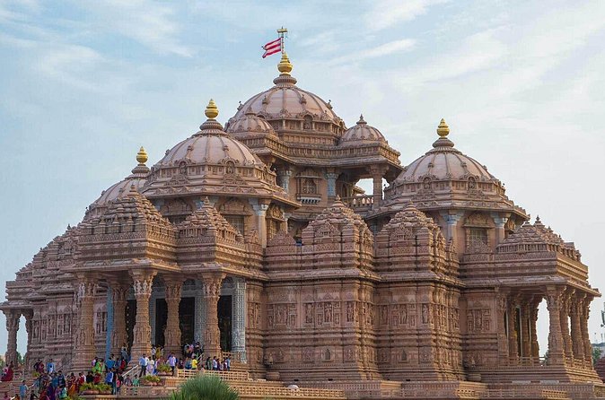 Old & New Delhi Private Tour - Half or Full Day (TOP RATED) - Red Fort for 15 minutes: Mughal power, UNESCO stop photo energy