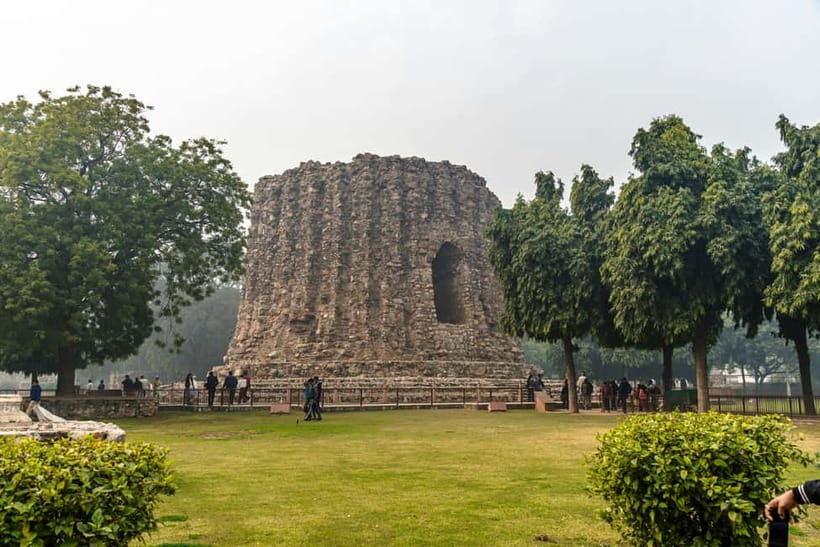 Old & New Delhi Private Tour with Slum Visit - Red Fort from the outside: a quick hit when time is tight