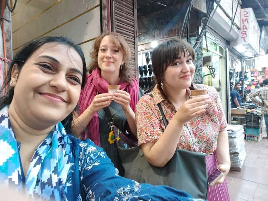 Old & New Delhi Shopping Tour with Female Consultant - Old Delhi Start: Chandni Chowk, Dariba Kalan, and Kinari Bazaar