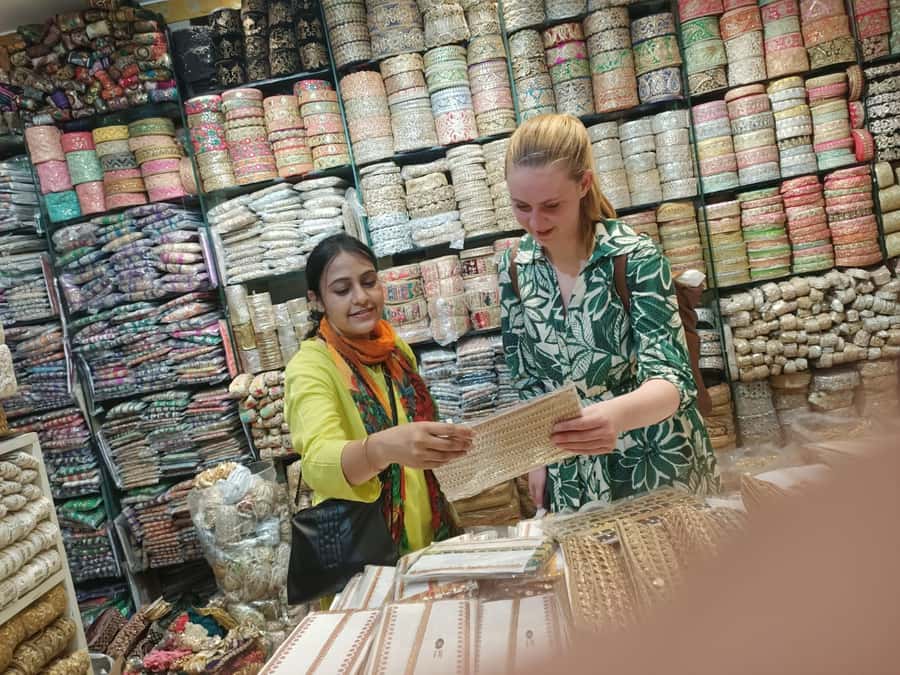 Old & New Delhi Shopping Tour with Female Consultant - Wedding, Tailoring, and Customization: Why This Tour Works for Bridal Shopping