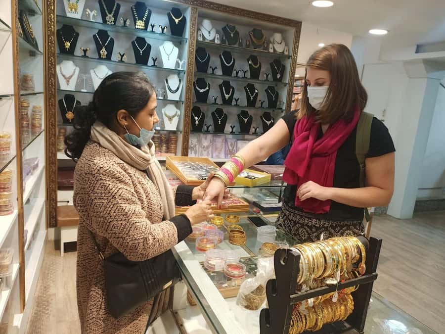 Old & New Delhi Shopping Tour with Female Consultant - Price and Value for a $53 Shopping Day