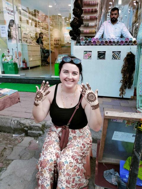 Old & New Delhi Shopping Tour with Female Consultant - Practical Tips That Make Your Day Smoother