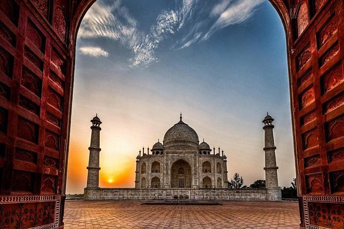 One Day Agra Tour by Car from Delhi - Meeting your guide in Agra and stepping into the Taj Mahal