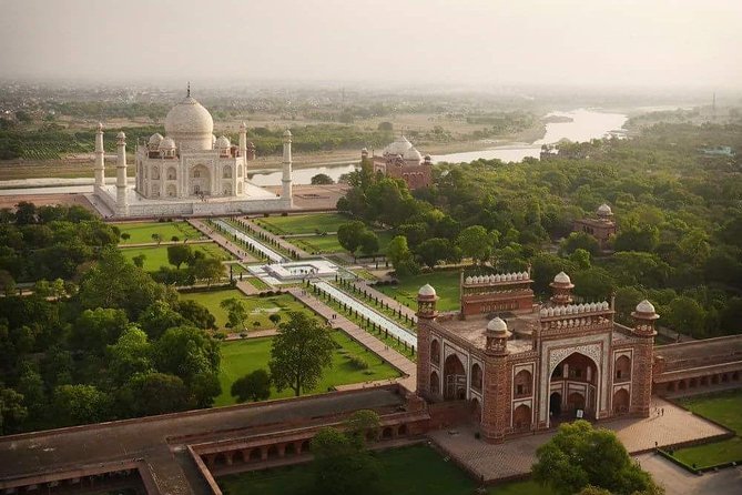 One Day Agra Tour by Car from Delhi - Riding in comfort: private, air-conditioned transport from Delhi