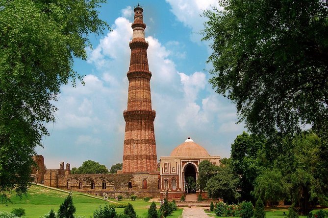 One Day Delhi City Tour and One Day Taj Mahal Agra City Tour - Gurudwara Bangla Sahib and Humayun’s Tomb: Two Kinds of Sacred Space