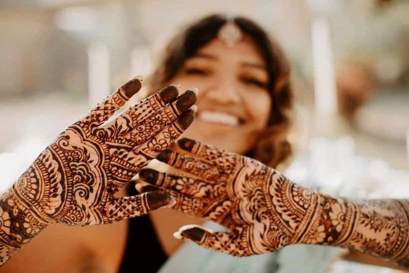 One Stop Place for all your favourite Activities in Delhi - Bollywood dance and painting: learning with your hands and feet