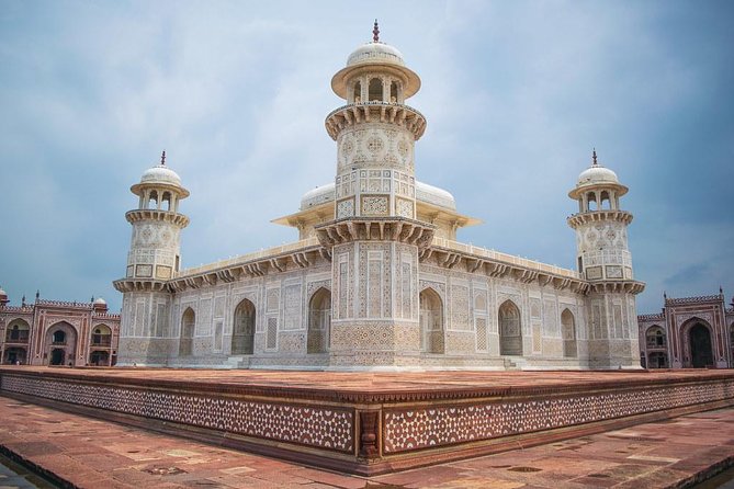One Way Private Transfer Delhi to Agra Including Guided Tour - Comfort and timing: the private car is more than convenience