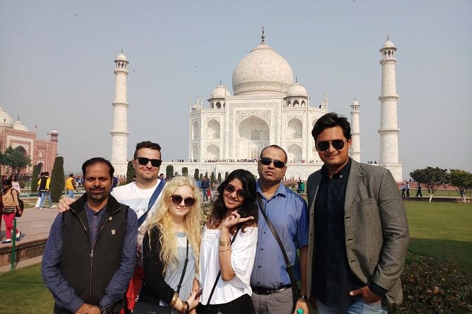 Overnight Agra/Taj Mahal Tour & Fatehpur Sikri Tour - The Delhi-to-Agra ride sets the tone