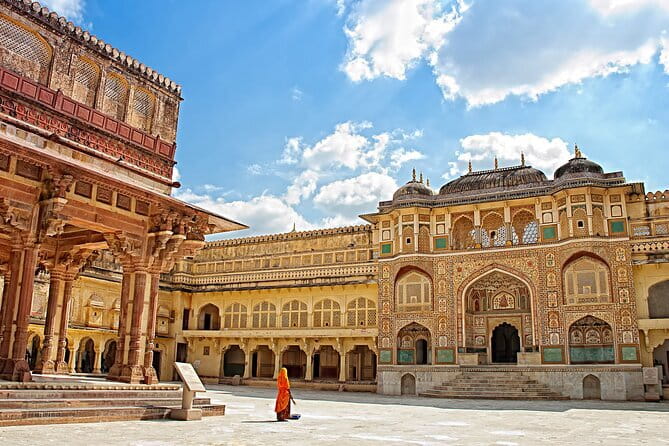 Overnight Jaipur Tour from Delhi - Day 2 in Jaipur: City Palace and Jantar Mantar take the spotlight