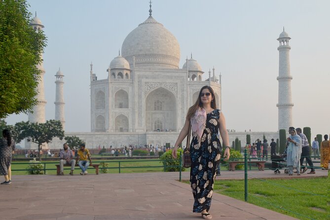 "Overnight Taj Mahal Tour from Delhi by Private AC Car" - The guide makes (or breaks) Agra: Aashish and Ashish’s impact