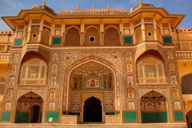Private 5-Day Golden Triangle Tour from New Delhi - Day 3 sunrise Taj Mahal, plus the road via the City of Ghosts and Abaneri
