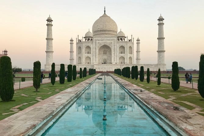 Private Agra Day Tour with Culture Walk - Entering the Taj Mahal with a guide: what to watch for