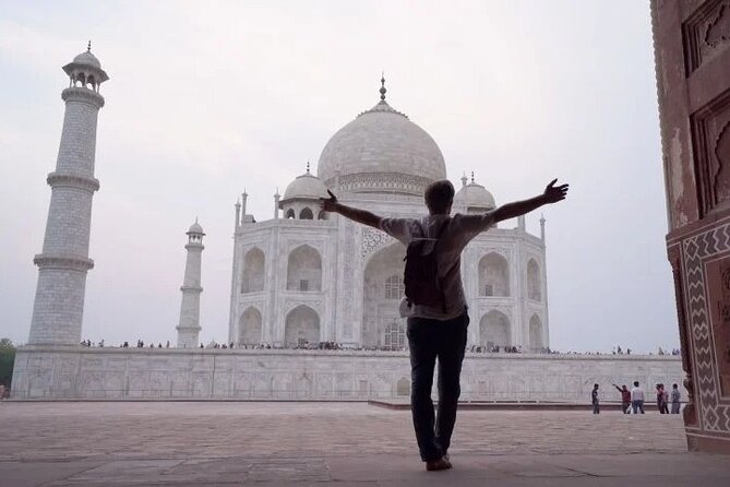 Private Agra Taj Mahal Same Day Tour By Car From Delhi - All Inclusive - Agra Fort in about 1 hour: what to prioritize