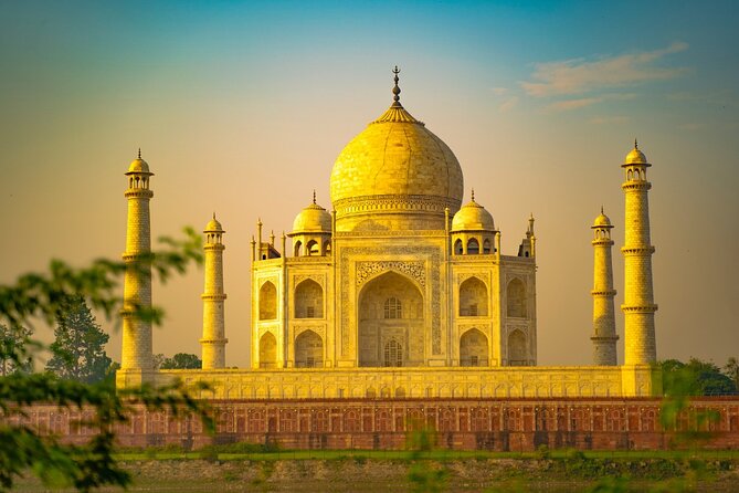 Private Agra Taj Mahal Tour by Car from Delhi - First stop: The Taj Mahal, timed for maximum attention