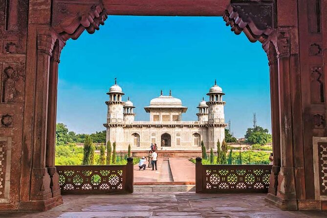 Private Agra Taj Mahal Tour Package From Delhi - Meeting Up in Delhi and the Drive on Yamuna Expressway