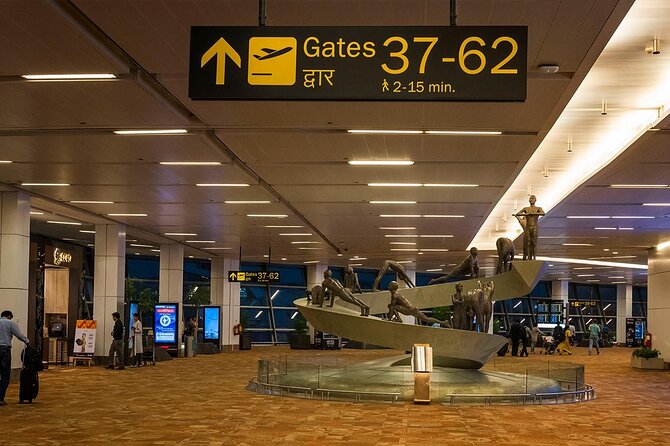 Private Arrivals From New Delhi Airport - Luggage help is not a small thing