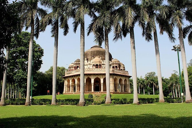Private Best of New Delhi Full-Day City Tour (All Inclusive) - Lotus Temple: quiet worship, 27 petals, and Monday closure