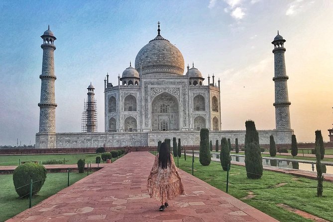 Private Car from Delhi to Taj Mahal with Driver and Local Guide - Taj Mahal: turning 2 hours into more than a photo stop