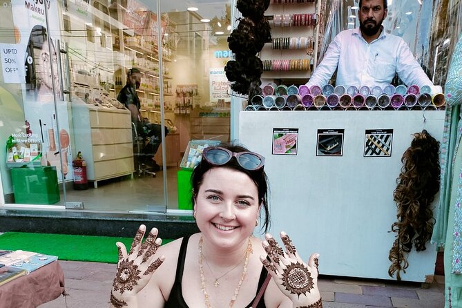 Private Customized Delhi Shopping Tour with Female Consultant - A women-friendly private shopping day in New Delhi