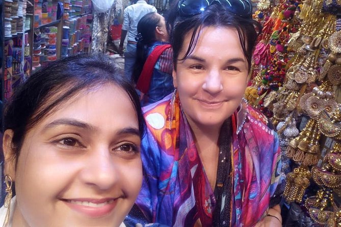 Private Customized Delhi Shopping Tour with Female Consultant - Chandni Chowk: textile and jewelry lanes plus a cycle rickshaw ride